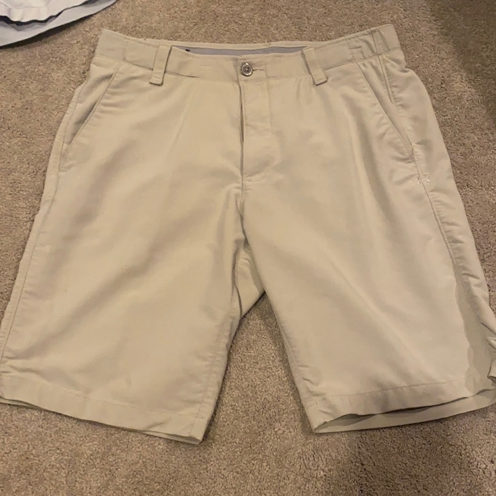 Khaki under armour golf shorts